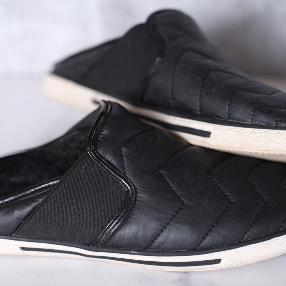 Kenneth Cole Mens Slippers